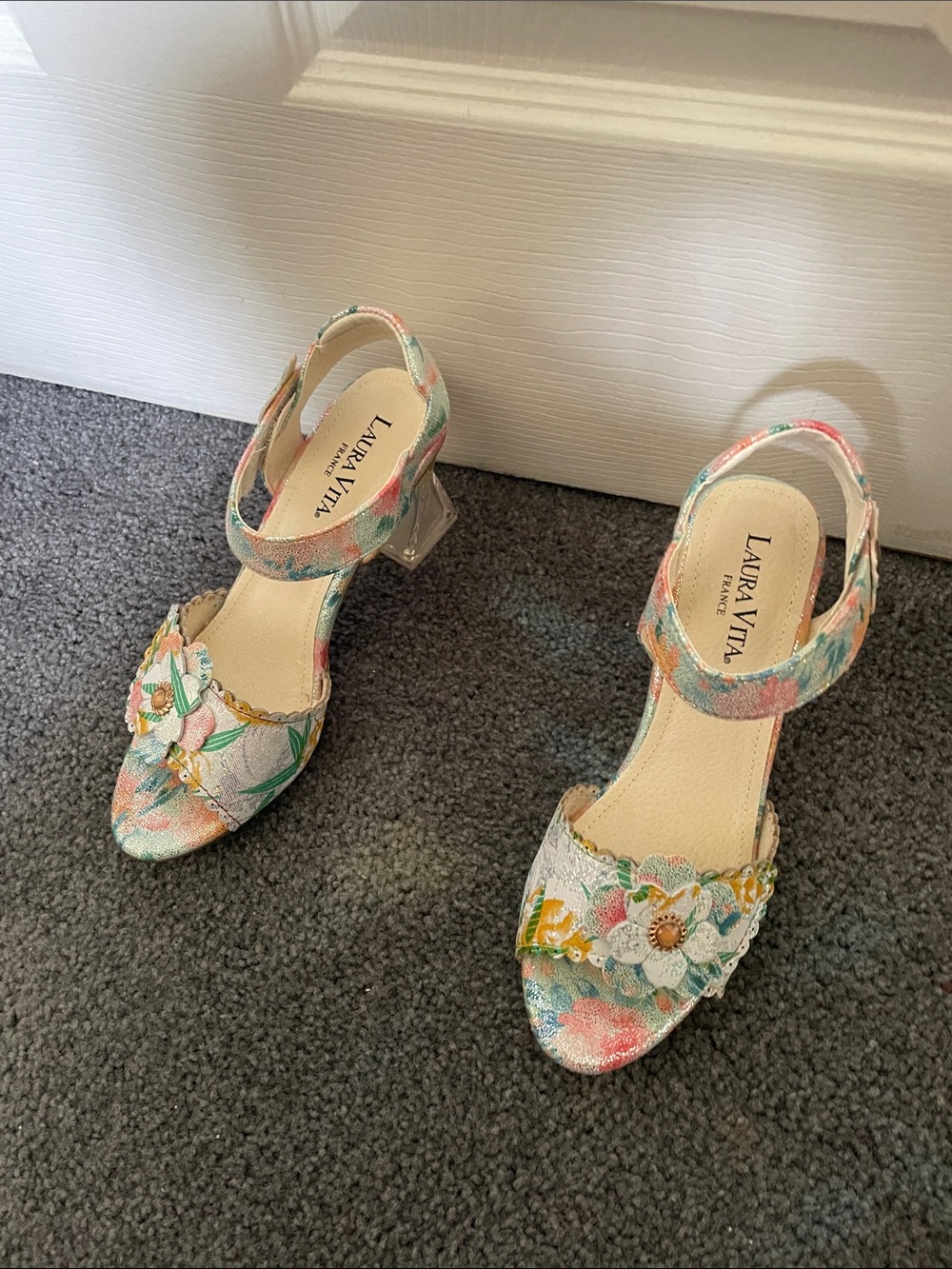 Laura Vita Floral Pastel Block Heel Sandals in Multicolor
